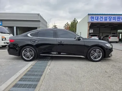 Hyundai Grandeur 2018, 139928 км, за 8131.68 USD