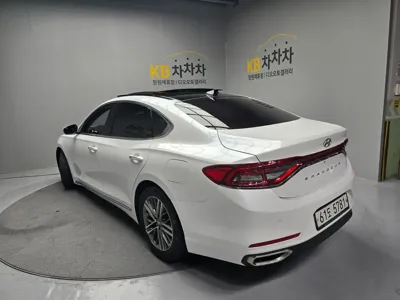 Hyundai Grandeur 2017, 112000 км, за 7748.91 USD
