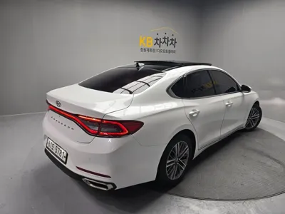 Hyundai Grandeur 2017, 112000 км, за 7748.91 USD