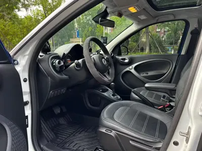Smart Smart Forfour 2018, 20000 км, за 8651.98 USD