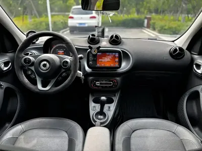 Smart Smart Forfour 2018, 20000 км, за 8651.98 USD