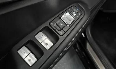 Genesis G90 2019, 8562 км, за 26632.8 USD - фото 37