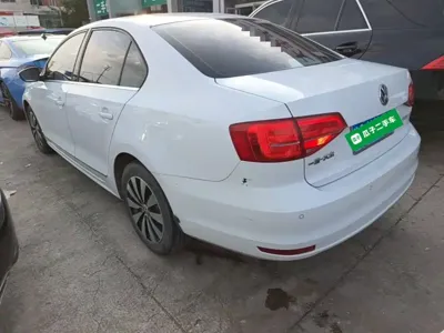 Volkswagen Sagitar 2016, 138700 км, за 4707.14 USD