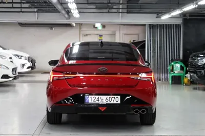 Hyundai Avante 2021, 72100 км, за 10856.14 USD
