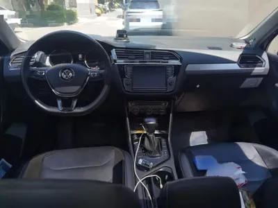 Volkswagen Tiguan L 2018, 108200 км, за 9637.84 USD - фото 13