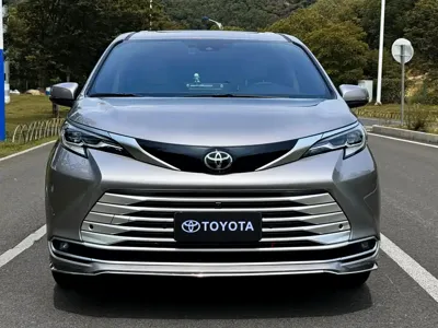 Toyota Sienna 2025, 15000 км, за 39551.91 USD