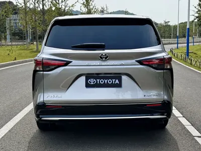 Toyota Sienna 2025, 15000 км, за 39551.91 USD