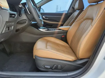 Hyundai Sonata 2020, 65682 км, за 13651.43 USD - фото 9