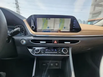 Hyundai Sonata 2020, 65682 км, за 13651.43 USD - фото 11