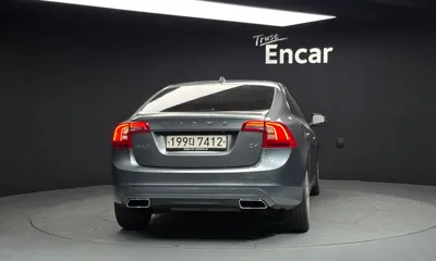 Volvo S60 2018, 169294 км, за 4750.58 USD