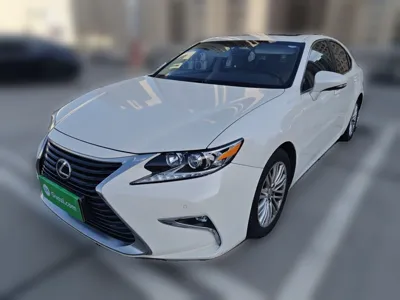 Lexus ES · 2015 год