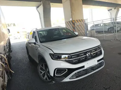 Volkswagen Tayron 2023, 35300 км, за 23329.52 USD