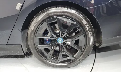 BMW i5 2024, 87110 км, за 38072.73 USD - фото 21