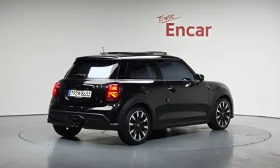 MINI Cooper 2023, 61771 км, за 14385.18 USD