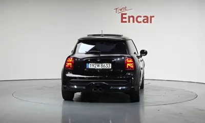 MINI Cooper 2023, 61771 км, за 14385.18 USD