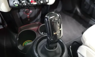 MINI Cooper 2023, 61771 км, за 14385.18 USD - фото 9