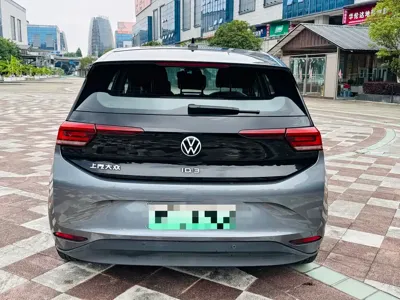 Volkswagen ID.3 2023, 53000 км, за 10975.14 USD