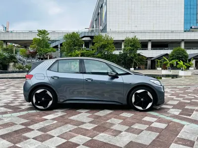 Volkswagen ID.3 2023, 53000 км, за 10975.14 USD