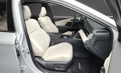 Toyota Camry 2025, 2028 км, за 28807.92 USD - фото 11