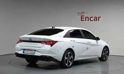 Hyundai Avante 2023, 72103 км, за 11961.25 USD
