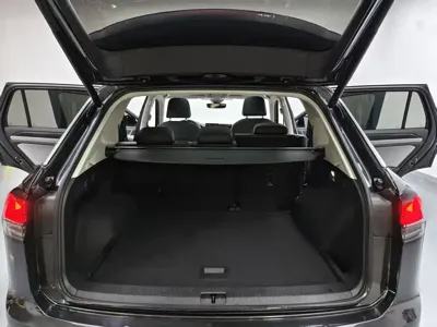Volkswagen Tayron 2023, 11000 км, за 29758.39 USD - фото 8