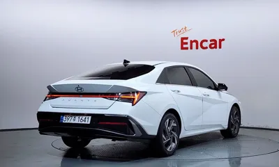 Hyundai Avante 2024, 24943 км, за 16141.53 USD