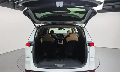 Kia Canival 2021, 39703 км, за 20781.77 USD - фото 20