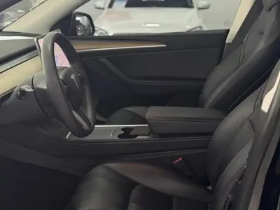 Tesla Model Y 2022, 50000 км, за 17627.67 USD - фото 9