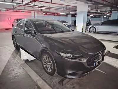 Mazda 3 Axela 2022, 34000 км, за 7776.51 USD