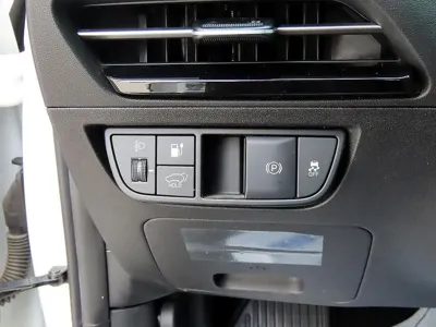 Kia EV6 2022, 80805 км, за 19500.28 USD - фото 12