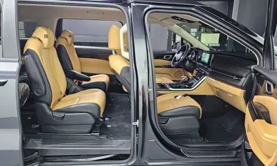 Kia Canival 2023, 63003 км, за 14769.59 USD - фото 12