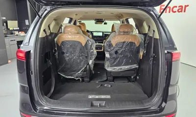 Kia Canival 2023, 63003 км, за 14769.59 USD - фото 20