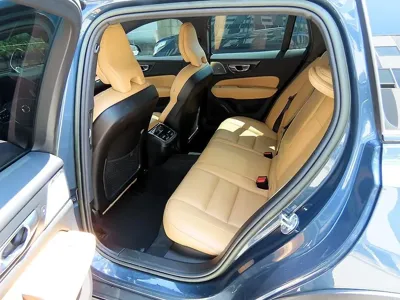Volvo V60 2023, 32592 км, за 27687.31 USD - фото 6