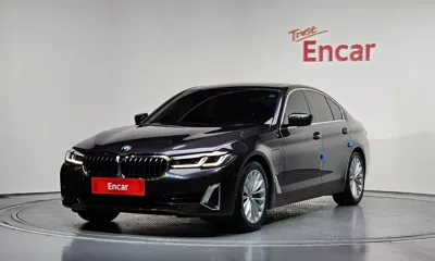 BMW 5-Series · 2021 год