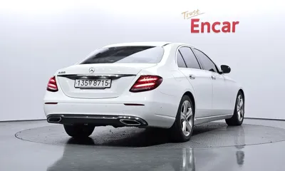 Mercedes-Benz E-Class 2018, 91122 км, за 15042.03 USD
