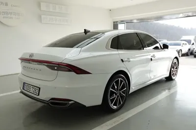 Hyundai Grandeur 2022, 72359 км, за 17060.52 USD