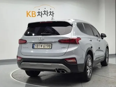 Hyundai Santafe 2019, 118330 км, за 9846.4 USD