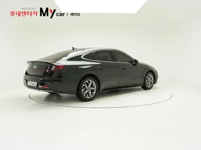 Hyundai Sonata 2022, 116887 км, за 8736.91 USD