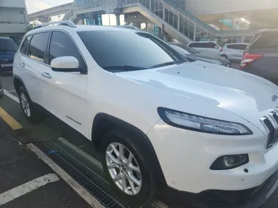 Jeep Cherokee 2015, 133909 км, за 4364.82 USD