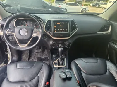 Jeep Cherokee 2015, 133909 км, за 4364.82 USD - фото 8