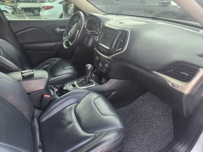 Jeep Cherokee 2015, 133909 км, за 4364.82 USD - фото 12