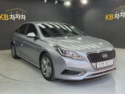 Hyundai Sonata 2016, 52000 км, за 6175.65 USD
