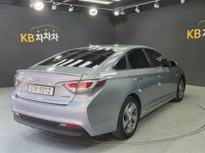 Hyundai Sonata 2016, 52000 км, за 6175.65 USD