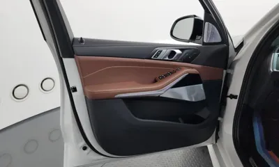 BMW X5 2025, 9606 км, за 85269.79 USD - фото 24