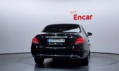 Mercedes-Benz E-Class 2018, 69758 км, за 16345.02 USD
