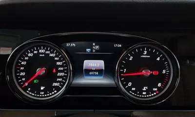 Mercedes-Benz E-Class 2018, 69758 км, за 16221.51 USD - фото 8