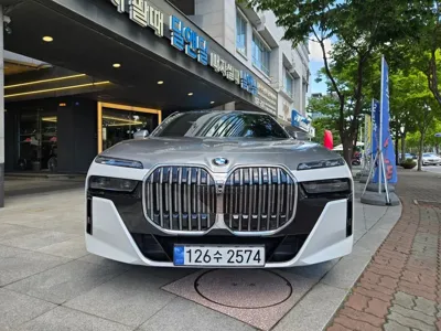 BMW 7-Series 2023, 49000 км, за 68299.71 USD