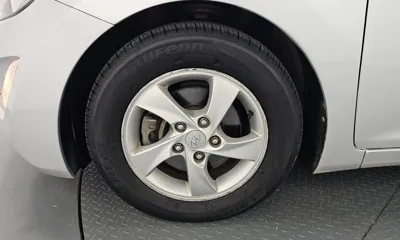 Hyundai Avante 2015, 73950 км, за 3575.37 USD