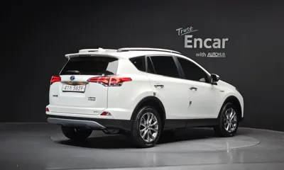 Toyota RAV4 2018, 63379 км, за 18136.9 USD