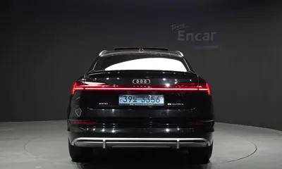 Audi e-tron 2022, 81414 км, за 30260.98 USD